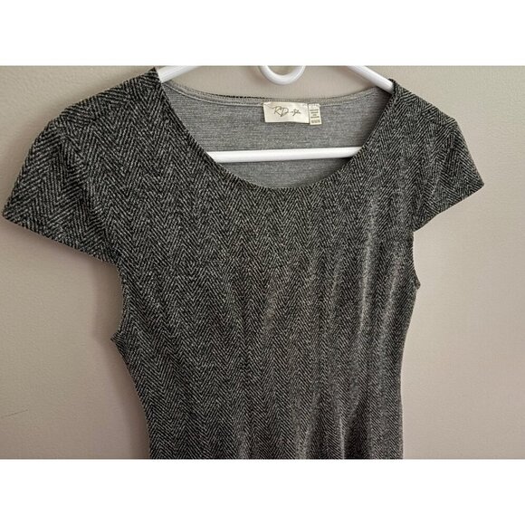Stitch Fix RD Style Leya Short Sleeve Gray Chevron Pattern Fit & Flare Dress M - Picture 4 of 13
